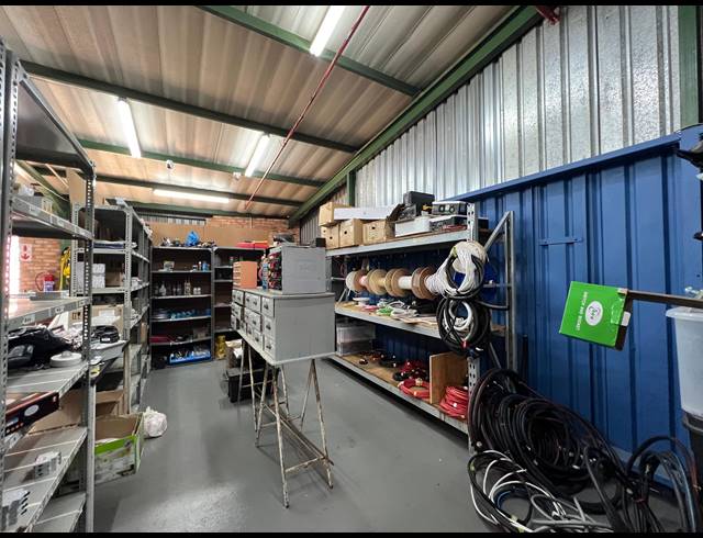 130M² WAREHOUSE TO LET IN STRIJDOMPARK
